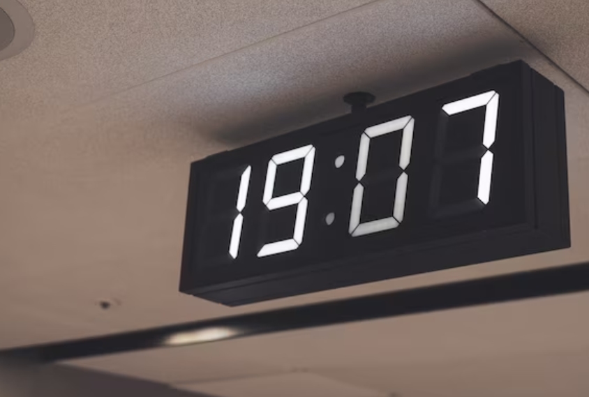 不均匀发光是指显示器亮度的颜色变化不一致