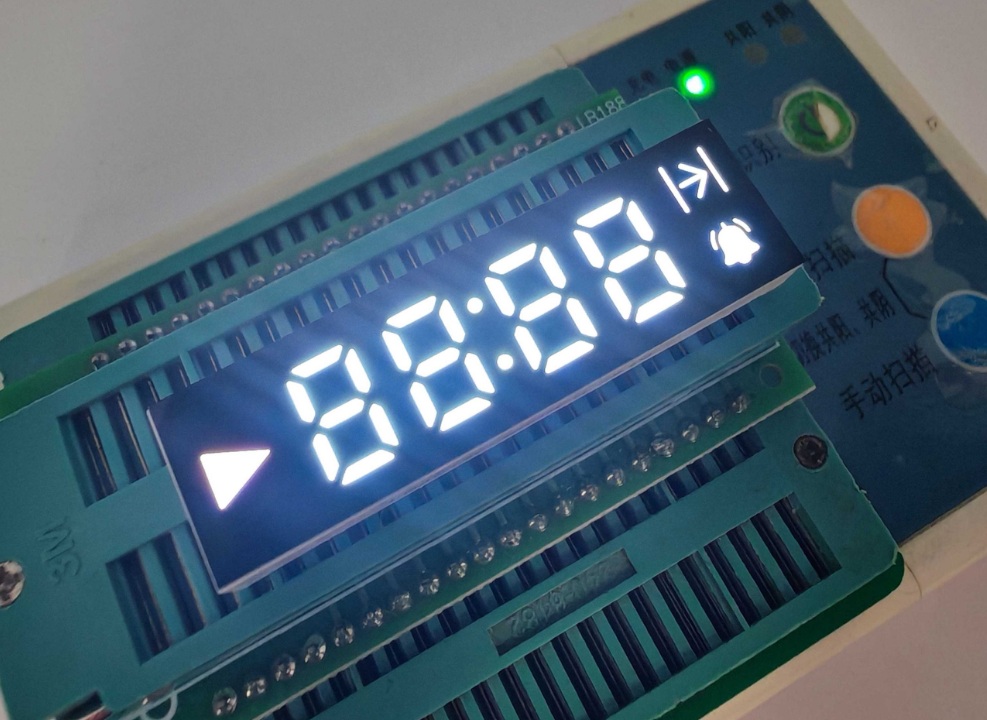 High-Contrast Custom 7-Segment LED Display for Ovens