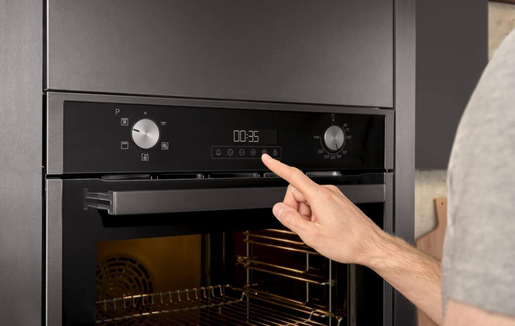 Integrated oven displays for precise temperature and timer control